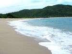 Pantai Mawun di Lombok, Serasa Milik Pribadi