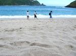 Pantai Mawun di Lombok, Serasa Milik Pribadi