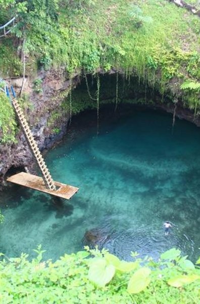 7 Kolam Renang Alami Paling Keren Sedunia