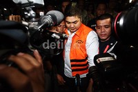 Simon ditahan untuk kepentingan penyidikan.