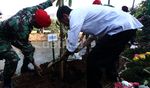 Jokowi Bersih-bersih Sungai Ciliwung