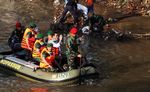 Jokowi Bersih-bersih Sungai Ciliwung