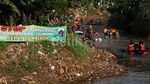 Jokowi Bersih-bersih Sungai Ciliwung