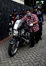 KPK Perlihatkan Moge Milik Kepala SKK Migas