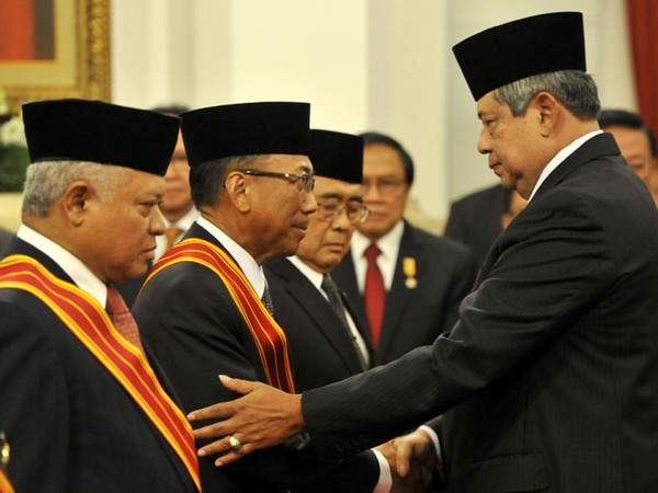28 Tokoh Bangsa Terima Bintang Tanda Jasa