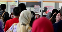 Seperti terlihat di Stasiun Bekasi, Rabu (14/08).
