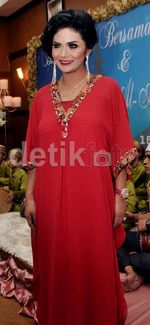 Gaya Selebriti Indonesia di Bulan Ramadan (2)