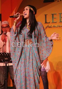 Kaftan ala Titi DJ. (detikHOT)