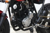 Untuk menunjang roda dan lengan ayun yang jadi lebar maka monoshock bawaannya diganti dengan merek YSS. (dok Donny Ariyanto)