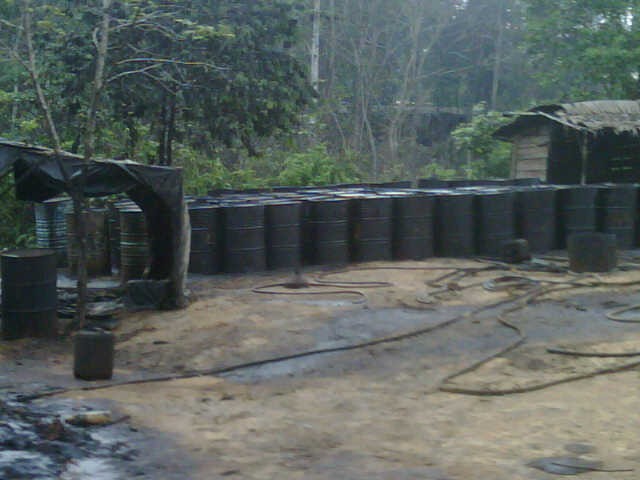 Gandeng Aparat, Pertamina Bersihkan Kilang Minyak Ilegal