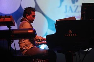 Ahmad Dhani dan Indra Lesmana Akan Bertemu di Konser Adu Bintang 2