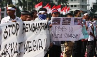 Mereka juga meminta, negara-negara di dunia dan PBB segera bertindak atas krisis politik di Mesir.