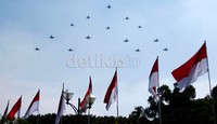 Parade pesawat Sukhoi ikut serta dalam galdi bersih hari ini.