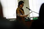 Ratna Dewi Umar Bacakan Pledoi
