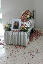 Jenazah Kris Biantoro Dikremasi