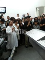 Jenazah Kris Biantoro Dikremasi