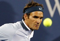     Sementara sehari sebelumnya, Roger Federer juga melangkah ke babak ketiga dengan mengalahkan Philipp Kohlschreiber. REUTERS/John Sommers II.