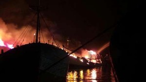 Polda Metro: 7 Kapal Ikan Terbakar, Api Berasal dari KM Cakrawala