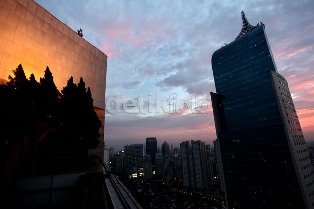 Hatta: Hikmah BBM Naik, Dana Infrastruktur Capai Rp 208 Triliun di 2014