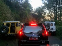 Beberapa pemda memang ada yang membolehkan pegawainya mudik dengan mobil dinas. Seperti di Malang. Wali Kota Malang Peni Suparto mengizinkan PNS membawa mobil dinas untuk mudik lebaran. (Foto Muhib)