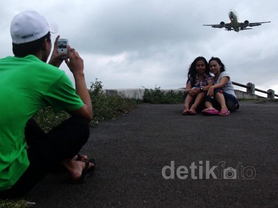 Wisata Sore Melihat Pesawat