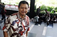 Mantan Sekda Bandung Edi Siswadi tiba di gedung KPK Pukul 9.55 WIB. Lamhot Aritonang/detikFoto.