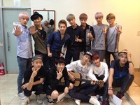Untuk yang kesekian kalinya EXO menjadi bintang tamu di acara 'Sukira'. (Sukira)