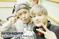 Baekhyun dan Kai yang sama-sama memiliki rambut berwarna terang. (Sukira)