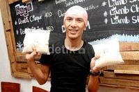 Yuke menuturkan dirinya kini tak hanya menyajikan menu makanan berbahan dasar domba Garut saja. Gus Mun/detikHOT.