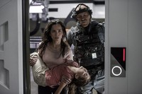 Max membantu teman lamanya Frey Santiago (Alice Braga) , perawat yang memiliki seorang putri bernama, Matilda yang mengidap penyakit Leukimia.