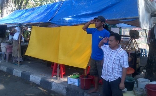 PKL di Semarang Gelar Upacara Peringati HUT ke-68 RI