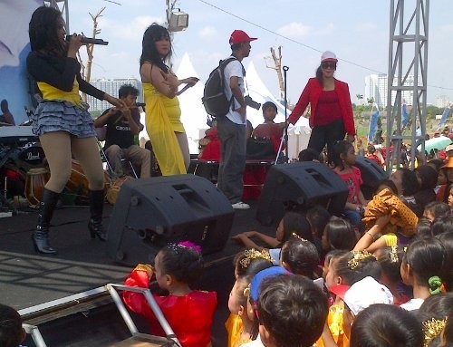 Tumpeng dan Dangdutan Meriahkan Syukuran Taman Waduk Pluit