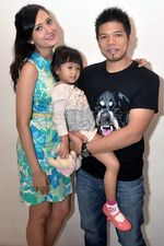 Artika Sari Devi dan Keluarga Kecilnya