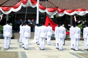 Upacara Kemerdekaan di Bojonegoro Diwarnai Insiden Bendera Terlepas