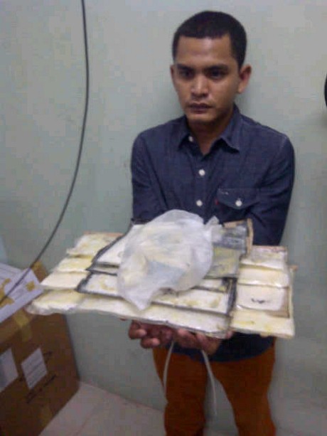 Pegawai Honorer Pemkab Ditangkap Bawa Sabu 3 Kg di Bandara SIM Aceh