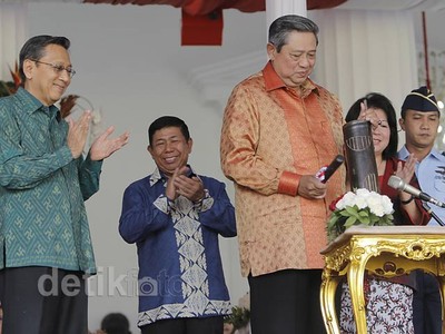Presiden SBY Buka Pawai Budaya Nusantara