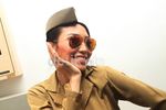 Ayu Dewi Tetap Stylish dengan Baju Pejuang Kemerdekaan