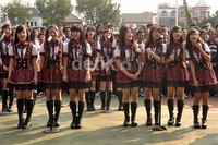 JKT 48 semangat menari bersama penggemar. Noel/DetikHot