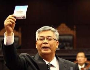 Akil Mochtar Dipilih Kembali Sebagai Ketua MK 2013-2016