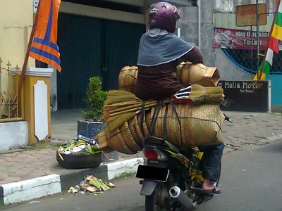 Berani Ambil Risiko Demi Hemat Ongkos