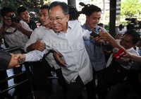 Dada memasuki gedung KPK, Jl Rasuna Said, Jakarta. Lamhot Aritonang/detikFoto.