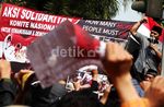 HNW dan Opick Ramaikan Demo Mesir