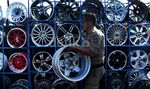 Penertiban Pedagang Velg dan Ban