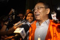 Dada menjadi tersangka dalam pengembangan penyidikan kasus penyuapan terhadap hakim Setyabudi, wakil ketua PN Bandung yang tertangkap oleh KPK. Dada yang sudah berkali-kali diperiksa lebih memilih pasif menanggapi kasus yang melilit dirinya. Lamhot Aritonang/detikFoto.