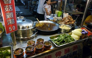Di Taiwan Kura-kura dan Bisa Ular Jadi Makanan Peningkat Stamina