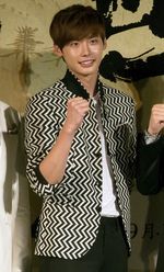 Lee Jong Suk yang Merasa Tampan