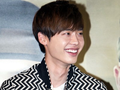 Lee Jong Suk yang Merasa Tampan