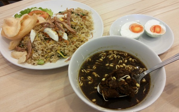Wah Sedap Nikmat Tahu Telur dan Rawon Khas Dapur Mbokku