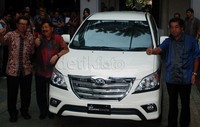 Suasana peluncuran New Toyota Kijang Innova di Harum Manis Authentic Indonesian Restaurant, Jakarta, Senin (19/8/2013).