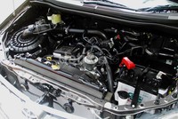 Sementara untuk mesinnya tidak berubah. Tetap menggunakan mesin 2.000 cc bensin dan 2.500 cc diesel.